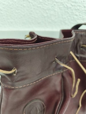 Sac seau Cartier bordeaux en cuir logo ovale, bandoulière, sac à main femme