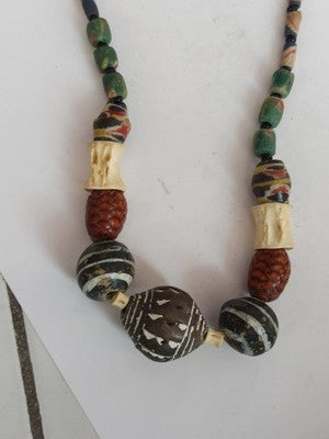 Collier vintage ethnique bois et os, perles artisanales rétro ancien