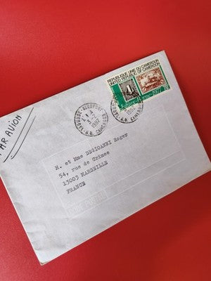 Ancienne lettre vintage avec timbres Cameroun oblitérés 1982 philatélie collecti