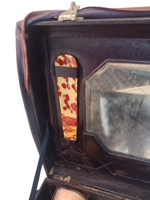 Valise de rasage vintage homme, accessoires bakélite, trousse ancienne rétro