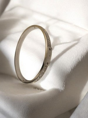 Bracelet jonc vintage rétro, finition argentée, strass, bijou ancien chic