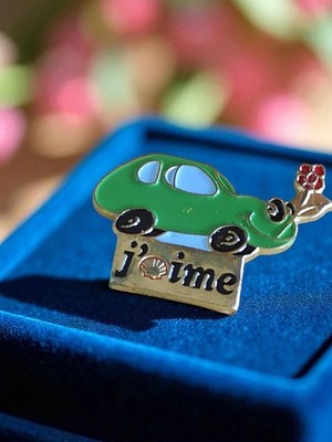 Pin's vintage voiture verte Shell édition limitée publicitaire rétro