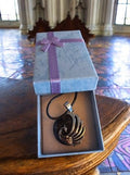Collier pendentif cygne pierre naturelle noir style vintage élégant
