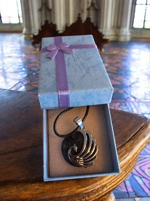Collier pendentif cygne pierre naturelle noir style vintage élégant