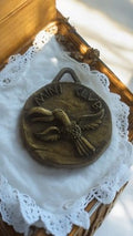 Médaille vintage Club Med MINI CLUB, relief oiseau, souvenir ancien voyage