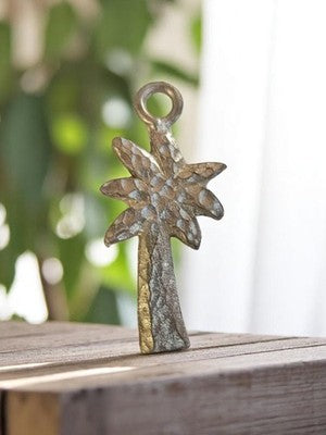 Pendentif vintage palmier métal martelé années 50 bijou rétro deadstock