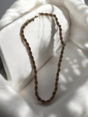 Collier vintage torsadé plaqué or ancien chaîne rétro bijou d’occasion
