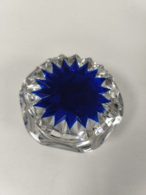 Ancien presse-papier sulfure cristal Baccarat bleu facetté silhouettes
