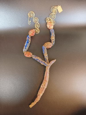 Vintage collier Danais gros pendentif, pierres naturelles orange bleu, fil doré