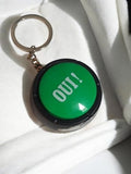 Porte-clés bouton publicitaire vintage OUI ! rond rétro vert noir ancien