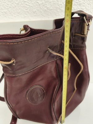 Sac seau Cartier bordeaux en cuir logo ovale, bandoulière, sac à main femme