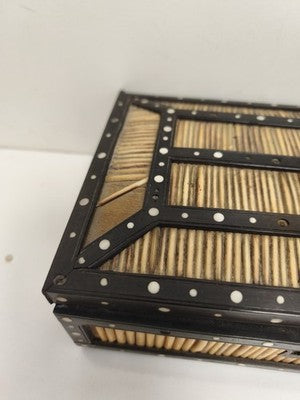 Boîte rectangulaire anglo-indienne os et piquants de porc-épic incrustés