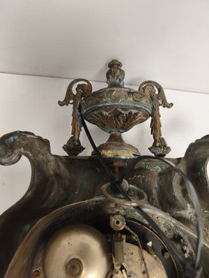 Cartel mural ancien bronze doré style Louis XVI pendule décor rocaille horloge