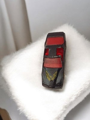 Voiture miniature vintage noire motif Firebird rétro ancien jouet déco