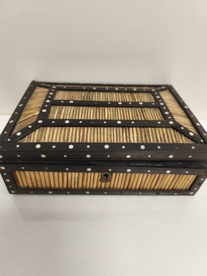 Boîte rectangulaire anglo-indienne os et piquants de porc-épic incrustés