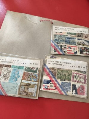 Lot ancien timbres monde et USA vrac philatélie, 2 pochettes collection
