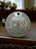 Médaille commémorative New London papillon – disque percé décoratif