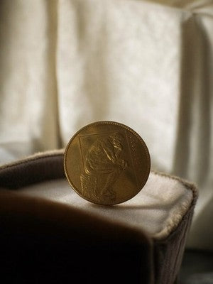 Antike Medaille Der Denker Retro-Stil vergoldetes Aussehen Vintage-Kunstdekoration