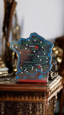 Pin's vintage Le Tour de France 1991 carte étapes cyclisme rétro