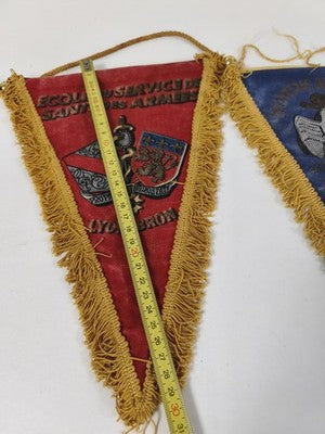 Lot de 2 fanions militaires anciens, satin frangé, Lyon-Bron Pacifique