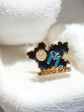 Pin's vintage Olympique de Marseille OM ancien noir bleu doré football rétro