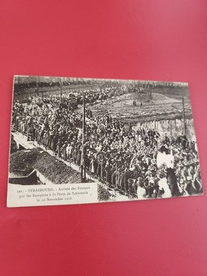 Ancienne carte postale Strasbourg 1918 Arrivée des Français oblitérée philatélie