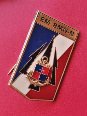 Ancien insigne vintage Brigade Multinationale Nord état-major militaire collecti