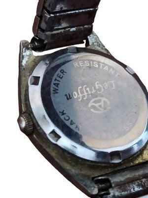 Montre vintage Le Griffon quartz France cadran crème, bracelet extensible