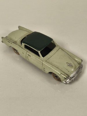 Ancien véhicule Dinky Toys Meccano Studebaker Commander métal France crème