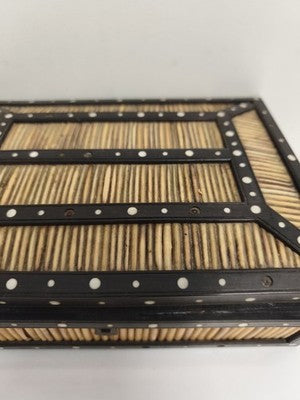 Boîte rectangulaire anglo-indienne os et piquants de porc-épic incrustés