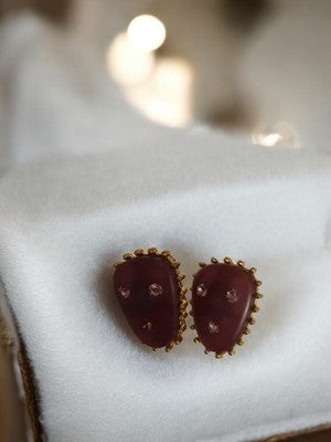 Boucles d’oreilles vintage rétro, cabochon bordeaux, fantaisie ancienne