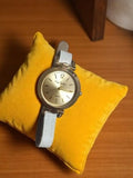 Montre femme Pierre Cardin vintage rétro cadran doré bracelet clair