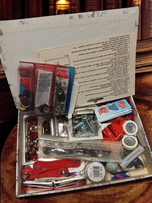 Lot outils couture anciens boutons vintage, mercerie rétro, accessoires pression