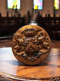 Bouton de livrée blasonné ancien doré XIXe, armoiries, style noble vintage