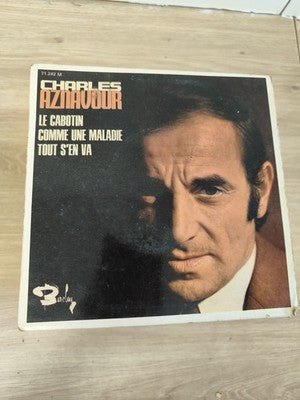 Vintage 45T Charles Aznavour Barclay Le Cabotin Tout s'en va pochette photo