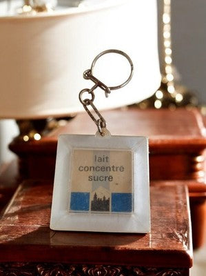 Porte-clés publicitaire vintage lait concentré sucré France carré translucide ré