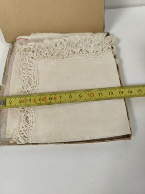 Ancien petit linge de table français dentelle, Brunel Avignon, vintage déco