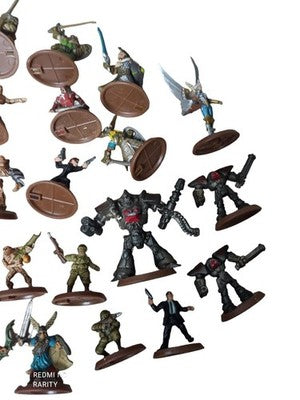 Lot 25 figurines Heroscape vintage, personnages variés, socles marron