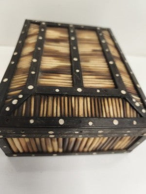 Boîte rectangulaire anglo-indienne os et piquants de porc-épic incrustée