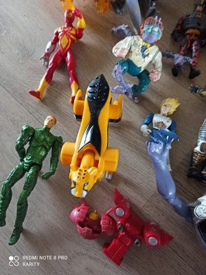 Lot 25 figurines vintage super-héros Sentai Power Rangers DBZ Batman