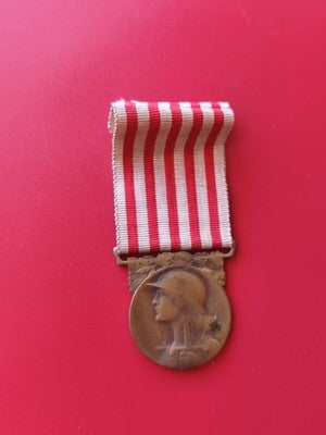 Médaille militaire commémorative Première Guerre mondiale 1914-1918 authentique