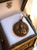 Médaille religieuse vintage St Jean François Régis bronze ancien pendentif catho