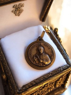 Médaille religieuse vintage St Jean François Régis bronze ancien pendentif catho