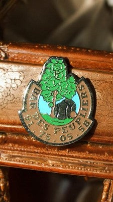 Pin's vintage Bar des Peupliers émaillé rétro accessoire badge