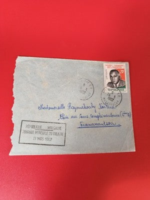 Ancienne lettre vintage Madagascar 1962 avec timbre oblitéré Tsiranana philatéli