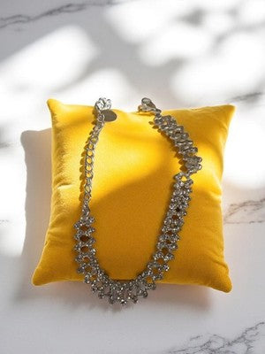 Collier vintage en métal argenté, style rétro, maillons cristaux