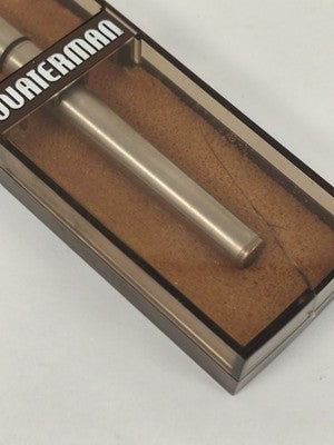 Stylo Waterman vintage métal doré en coffret transparent fumé