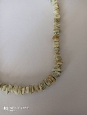Collier vintage années 80 en perles fantaisie irrégulières, tons ivoire, rétro
