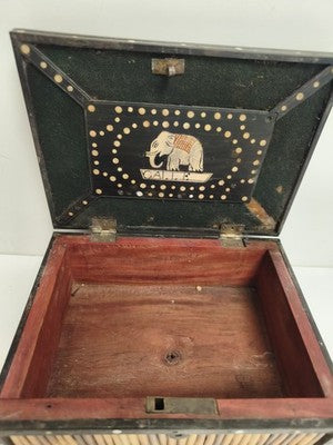 Boîte rectangulaire anglo-indienne os et piquants de porc-épic incrustée