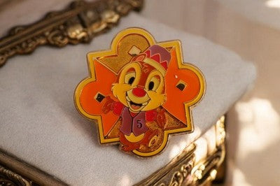 Pin’s Tokyo Disneyland Tic Tac orange doré – Disney souvenir rare Japon